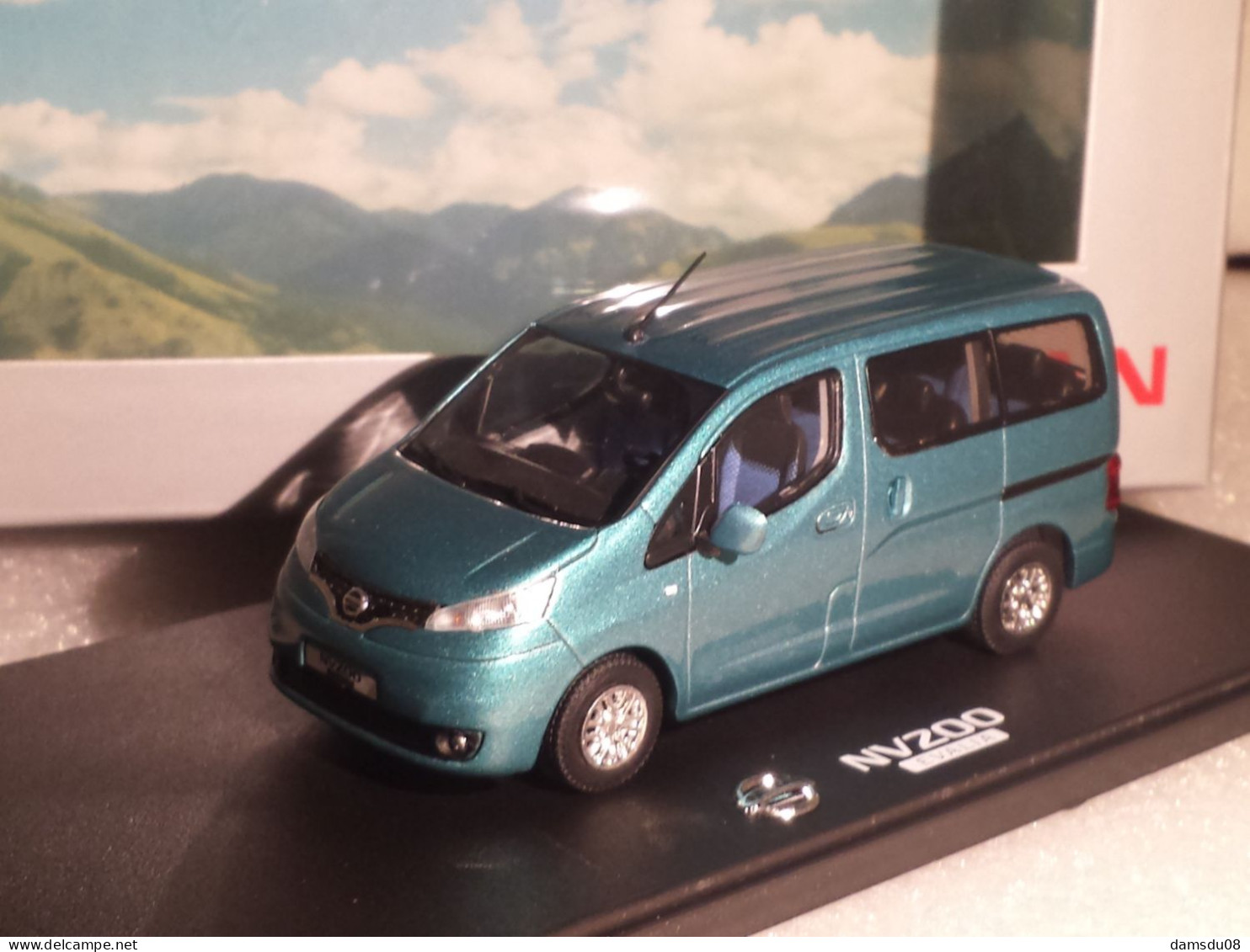 Eligor Nissan NV 2000 Evalia Bleu Echelle 1/43 En Boite Vitrine Et Surboite Carton - Eligor