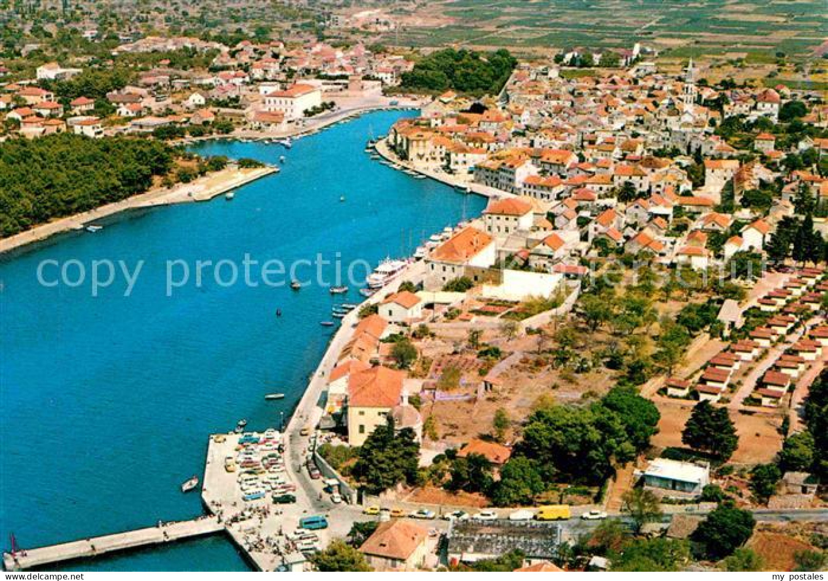 72705379 Starigrad Hafen Fliegeraufnahme Croatia - Croatie