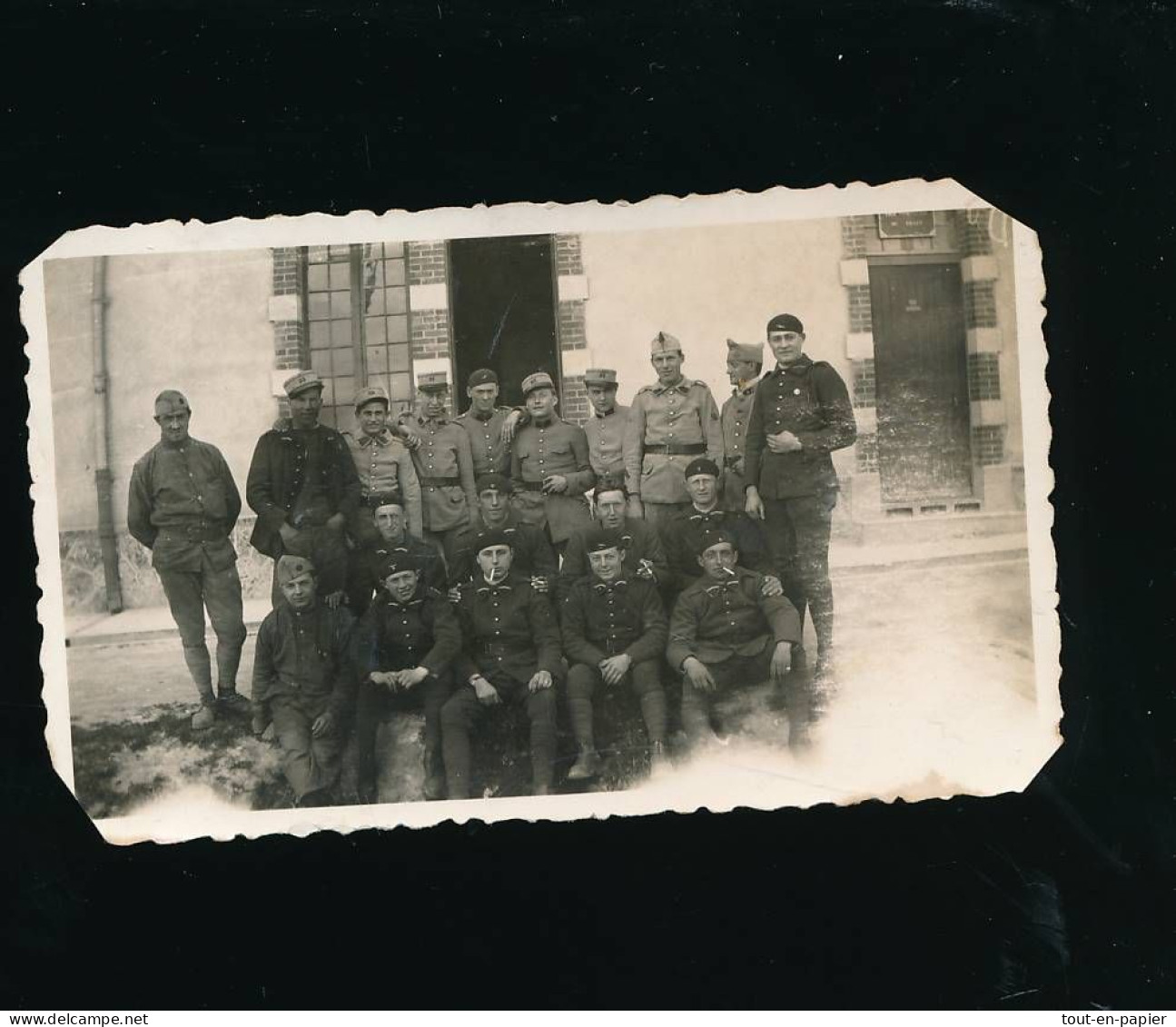 Photographie Armée Militaires Soldats à Identifier - 33 Sur Képis - Krieg, Militär