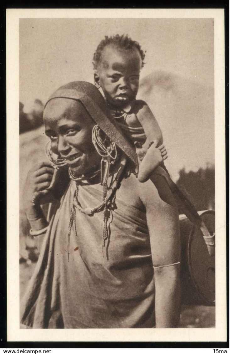 Une Maman Au Kenya - Kenya