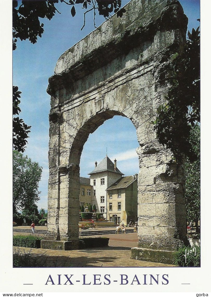 *CPM - 73 - AIX LES BAINS - L'Arc De Camparus Et L'Hôtel De Ville - Aix Les Bains