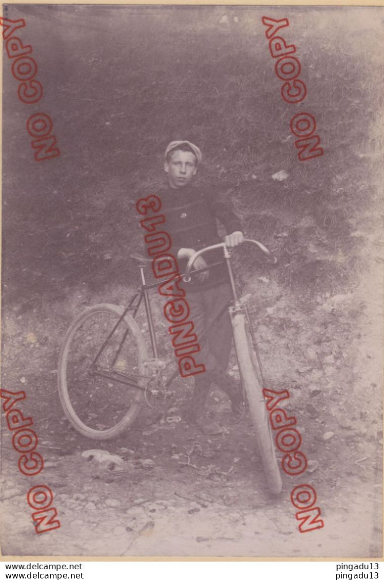 FFixe Famille F Perrolaz Au Clos Près Bonneville Savoie ? Et Albert Perrolaz à Bicyclette Vélo - Africa