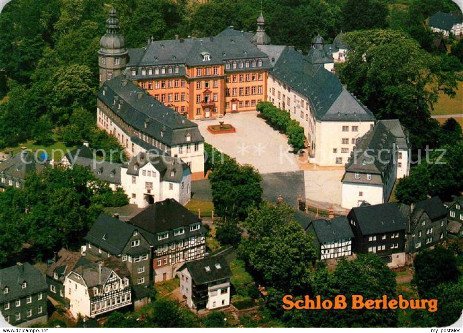 72701115 Berleburg Bad Schloss Wittgensteiner Berg Und Waldland Fliegeraufnahme  - Bad Berleburg