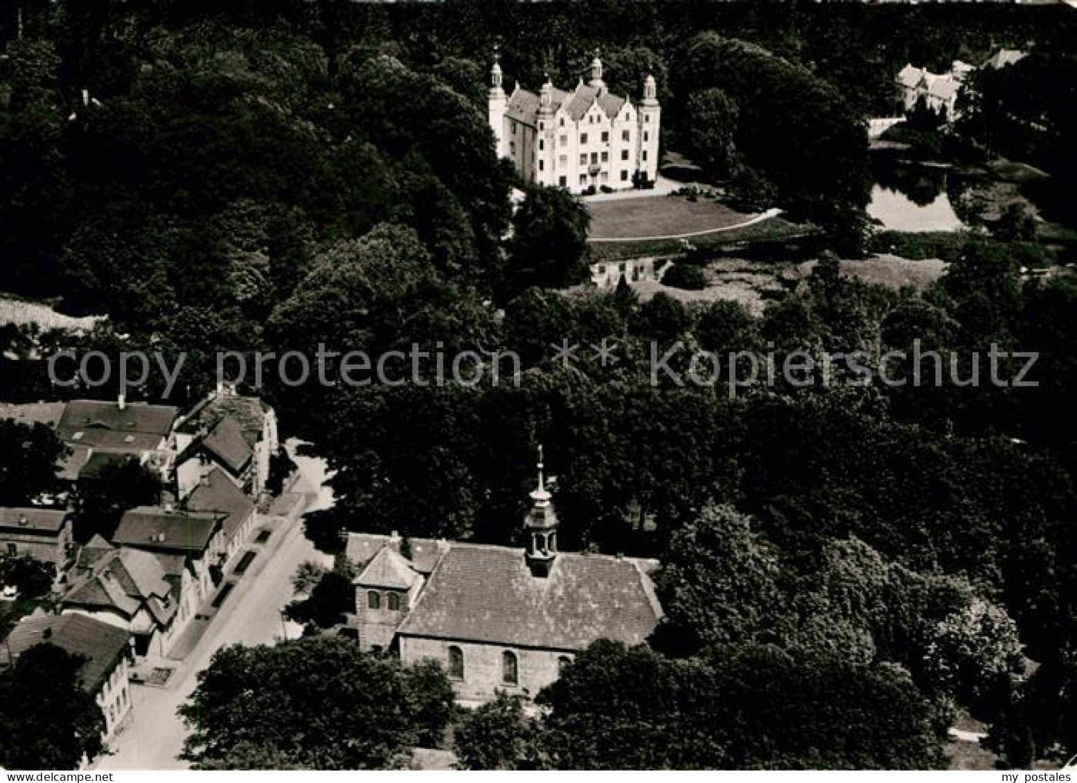 72699862 Ahrensburg Fliegeraufnahme Schloss Und Kirche Ahrensburg - Ahrensburg