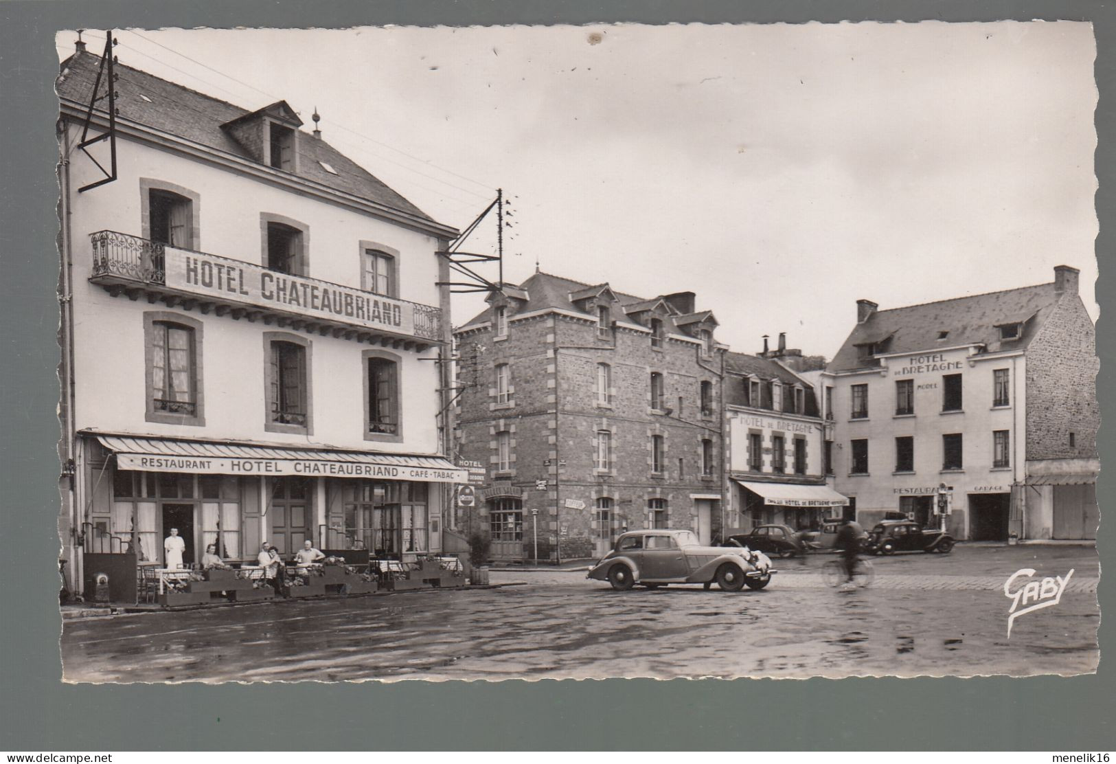 CP - 35 - Dol-de-Bretagne - Place Châteaubriant - Hôtel - Voiture Ancienne à Identifier - Dol De Bretagne