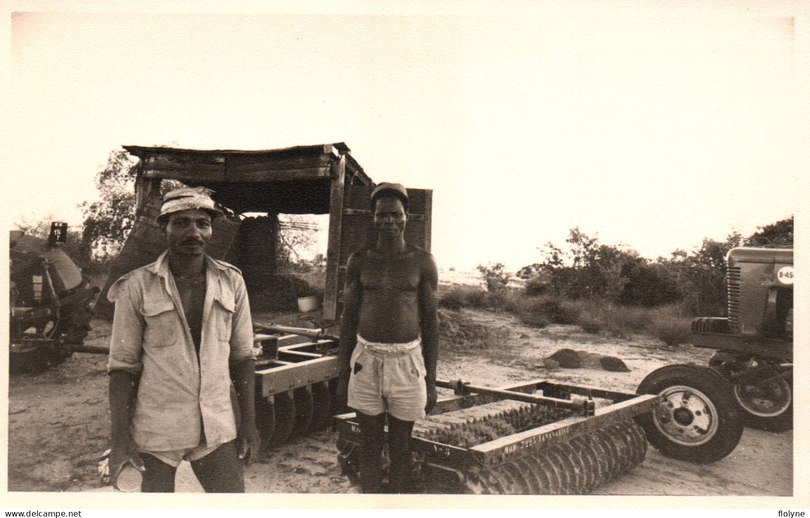 Agriculture - Photo Ancienne - Environs De Miandrivazo , Madagascar - Machines Agricoles Tracteur - 8,5x13,5cm - Traktoren