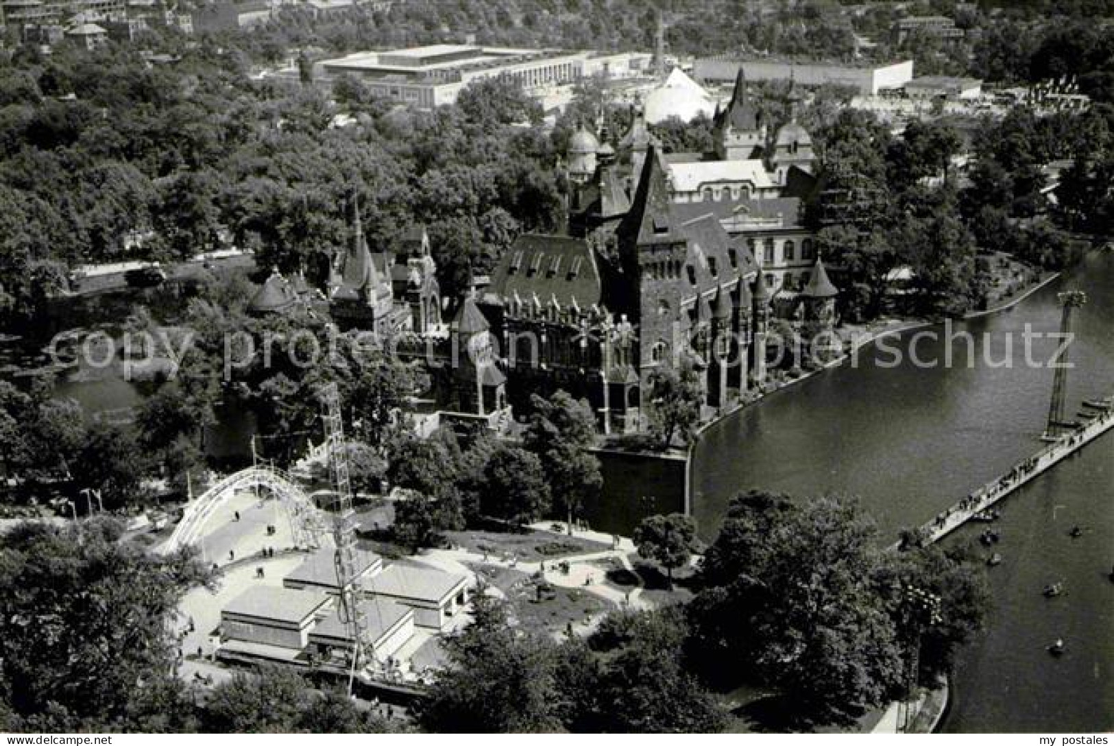 72698084 Budapest Stadtwaeldchen Schloss Vajdahunyad Budapest - Ungarn