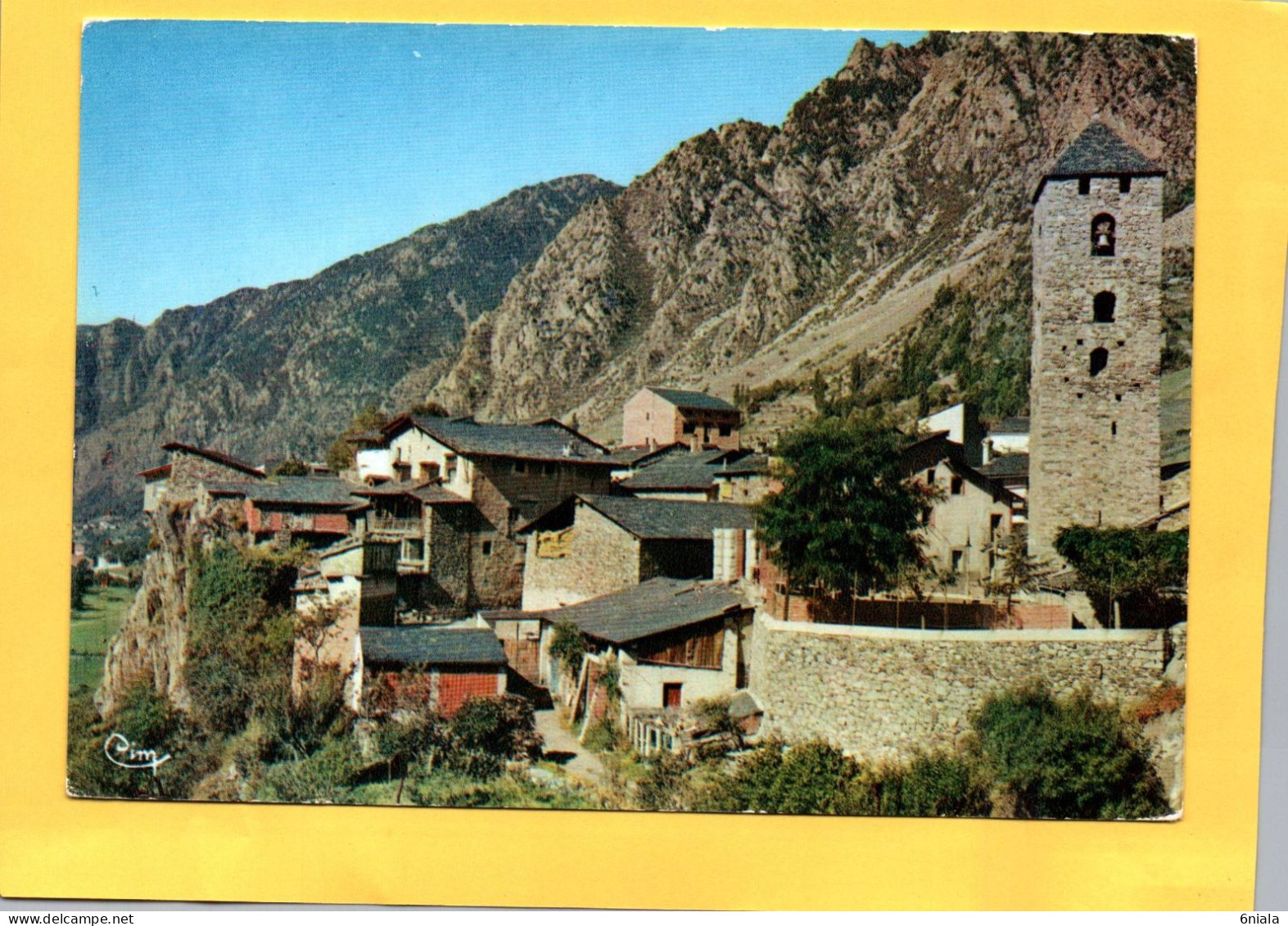 ANDORRE LA VIEILLE L' Eglise Et La Vieille Ville   ( 21676 ) - Andorra