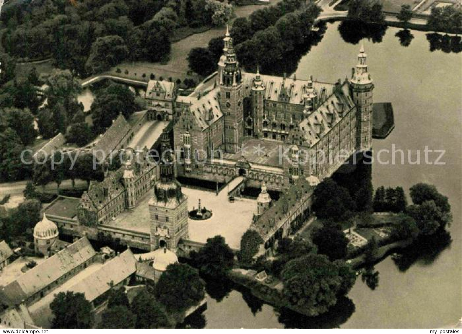 72695270 Frederiksborg Fliegeraufnahme Slot Schloss Frederiksberg - Denmark