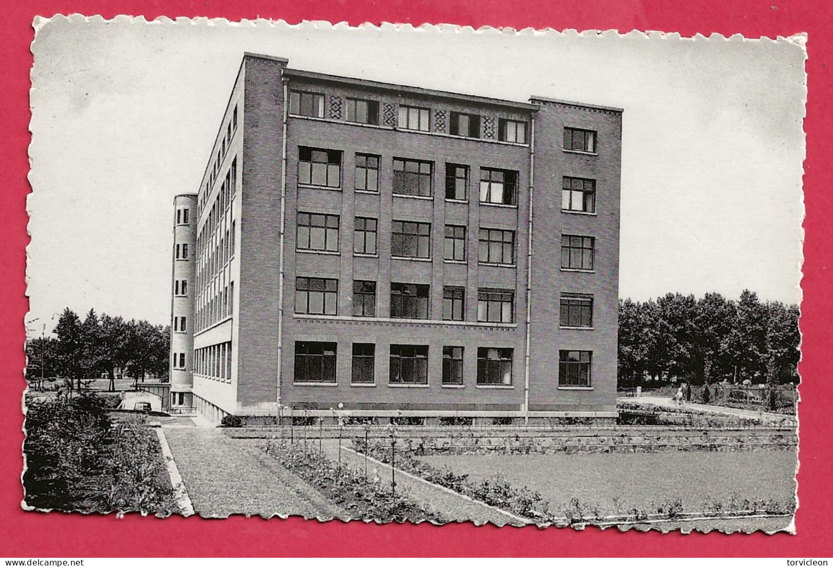 C.P. Charleroi   = Institut Médico-Chirurgical  : Bâtiment  Avec  Vue Du  Jardin - Charleroi