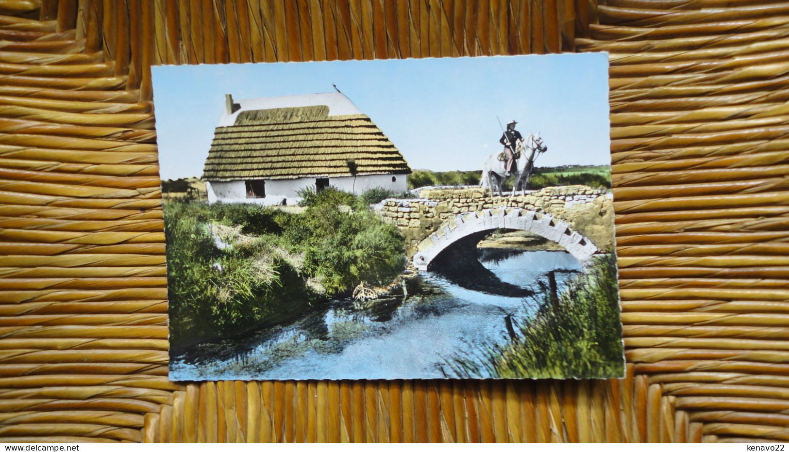 En Camargue , Un Pont "" Carte Animée Cavalier "" - Autres & Non Classés