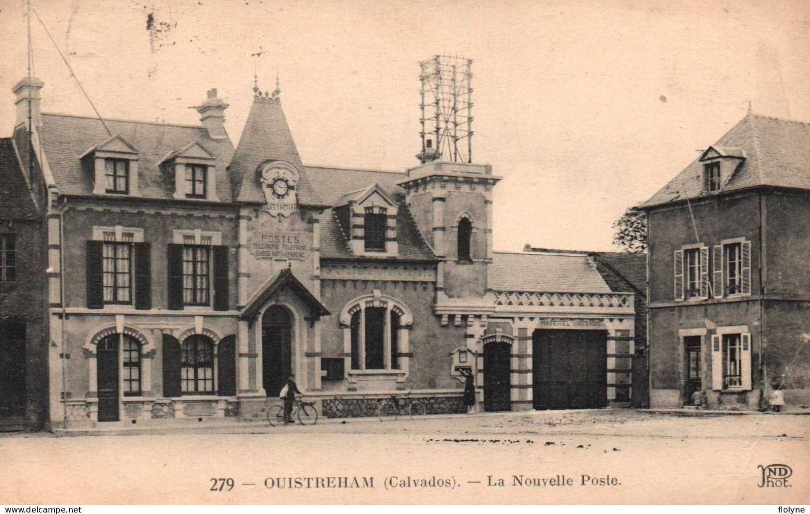 Ouistreham - Place Et La Nouvelle Poste - Ouistreham