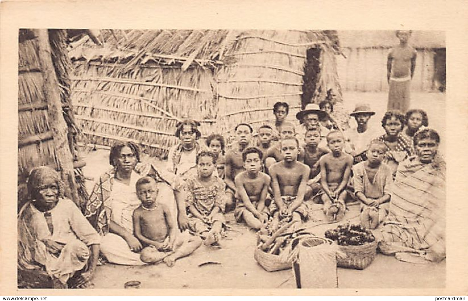 Madagascar - Une Famille Sakalave - Ed. Société Des Missions Evangéliques  - Madagascar
