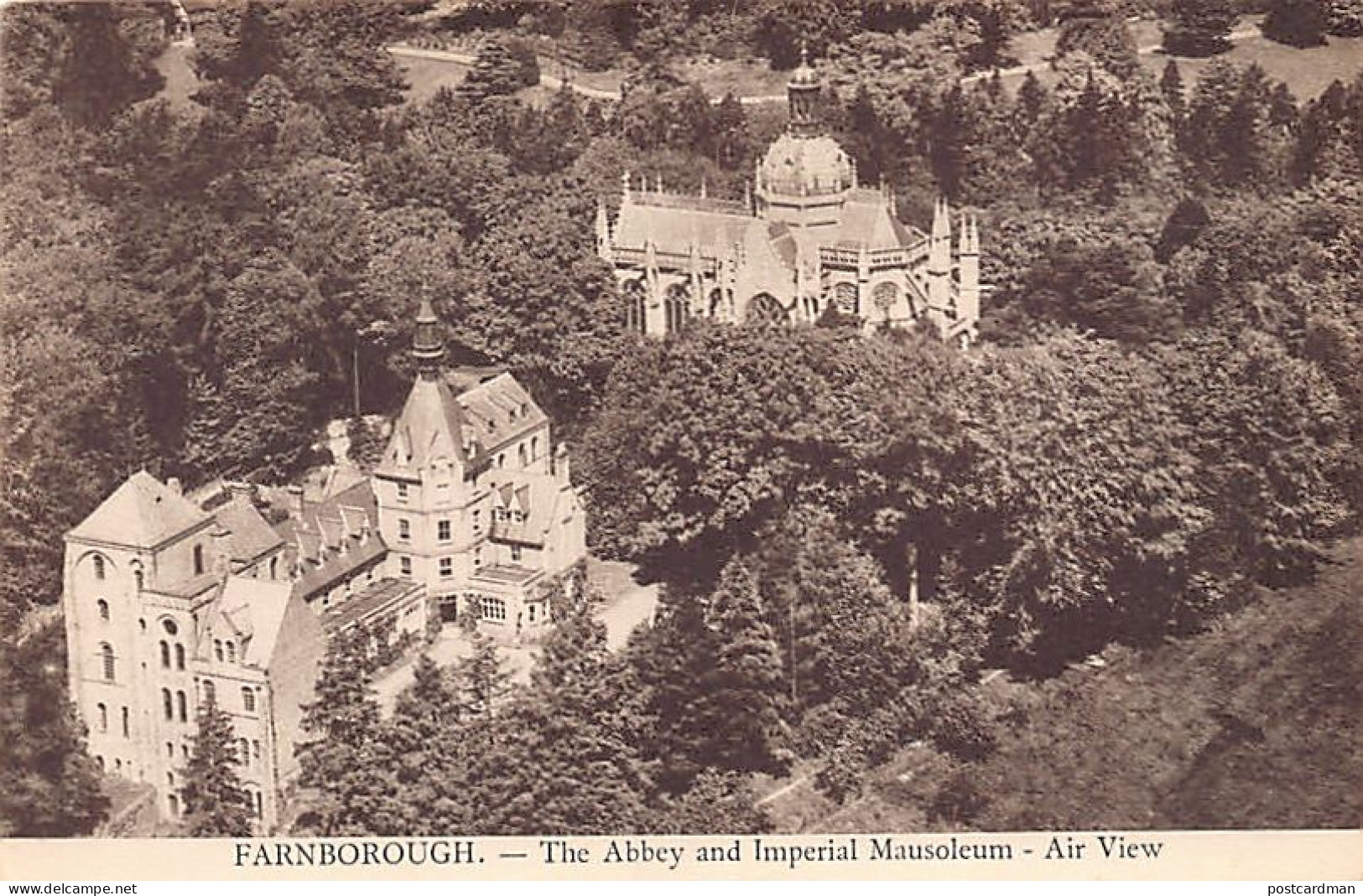 England - FARNBOROUGH HILL - Air View Of The Abbey And Imperial Mausoleum - Autres & Non Classés