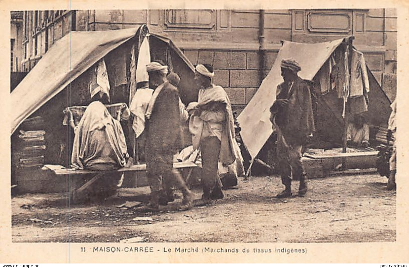 MAISON CARRÉE El Harrach - Le Marché - Marchands De Tissus Indigènes - Autres & Non Classés