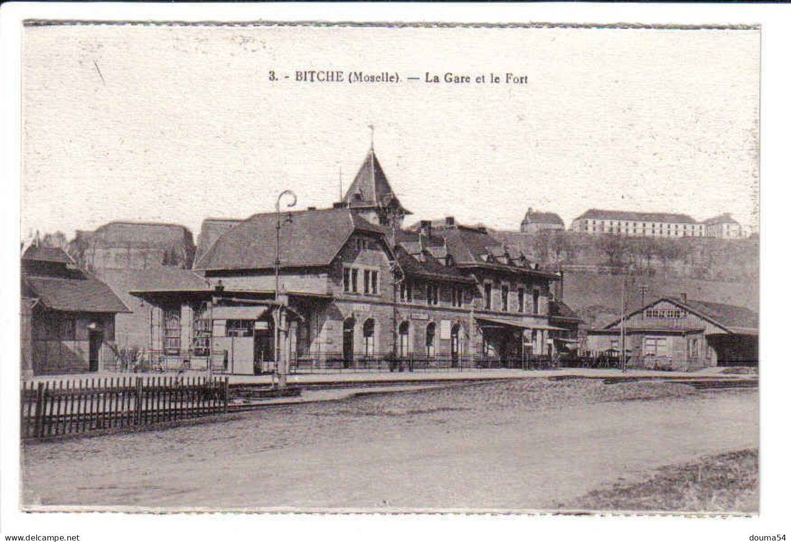 BITCHE (57) - La Gare Et Le Fort - Bitche