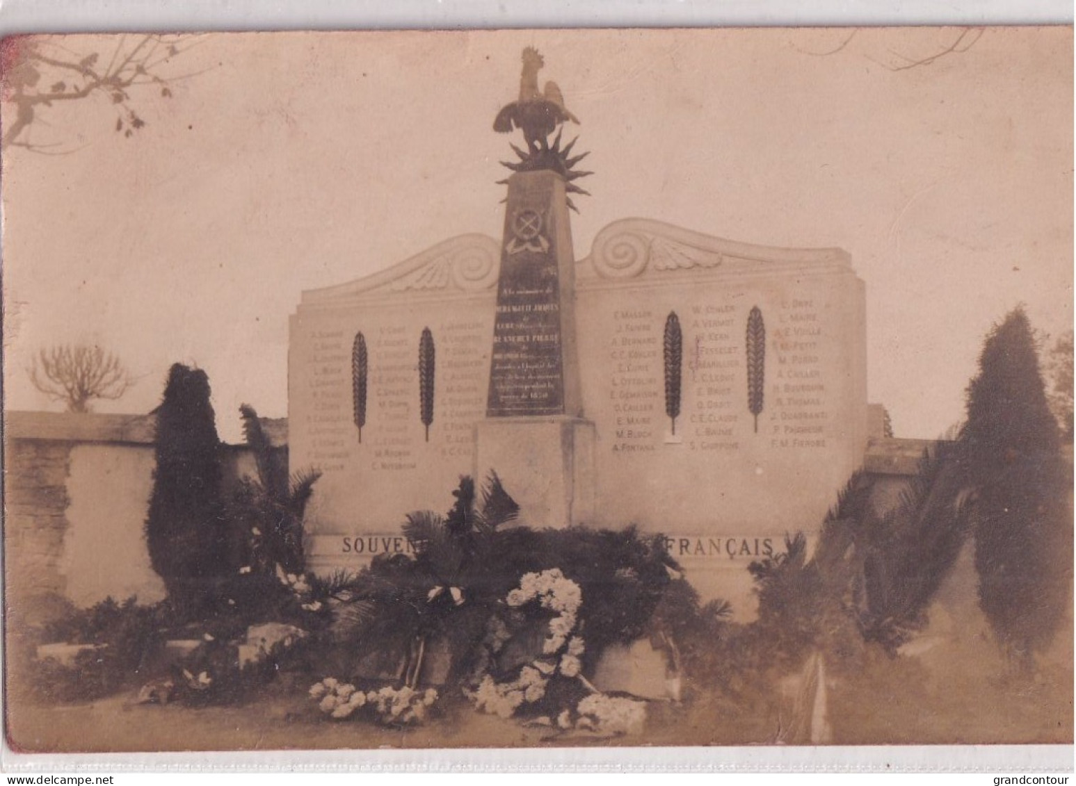 CARTE PHOTO  MONUMENT AUX MORTS LA CHAUX DE FOND - Les Verrières