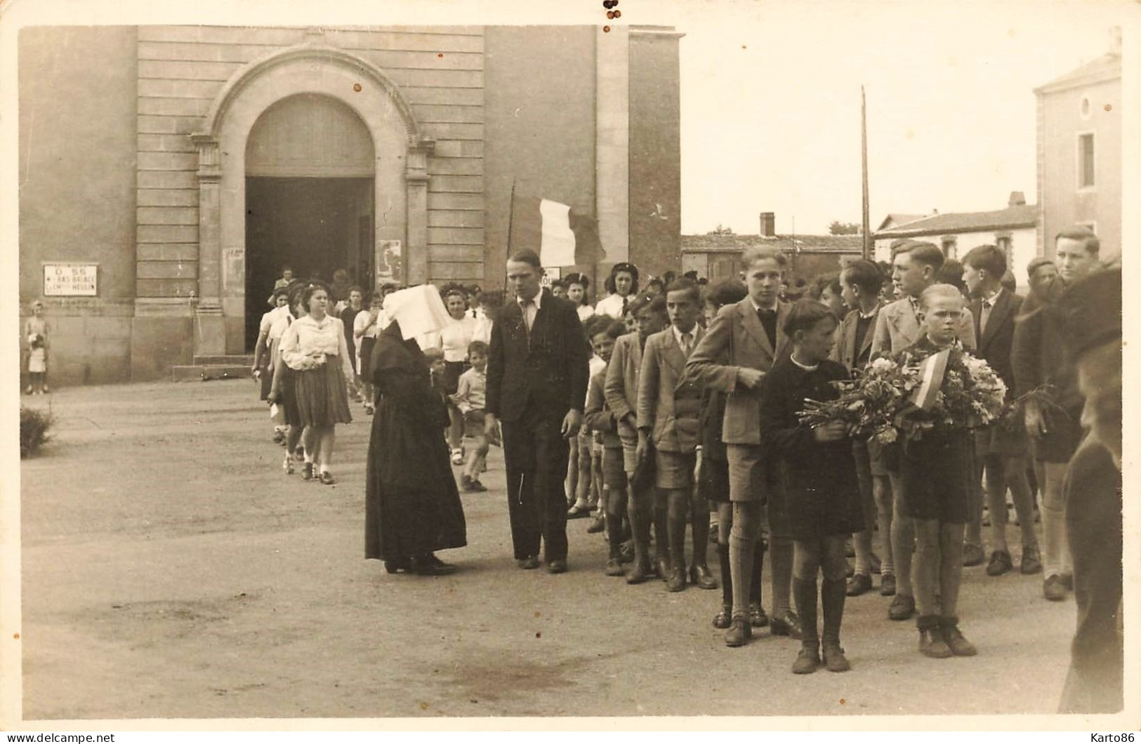 Le Landreau * Carte Photo * Fête , Cérémonie * Villageois - Sonstige & Ohne Zuordnung