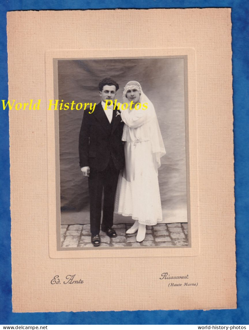 Photo Ancienne - RIZAUCOURT ( Haute Marne ) - Portrait De Mariage , Homme & Femme à Identifier - Ed. Arntz Photographe - Anonieme Personen