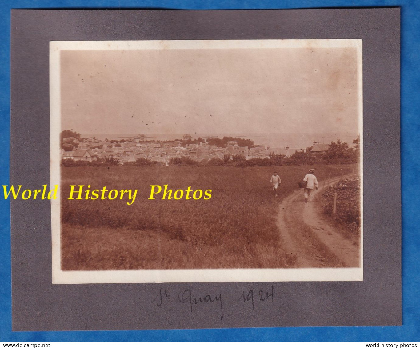 Photo Ancienne Snapshot - SAINT QUAY - Chemin Vers La Commune - 1924 - Enfant Cotes D' Armor Bretagne Portrieux - Places