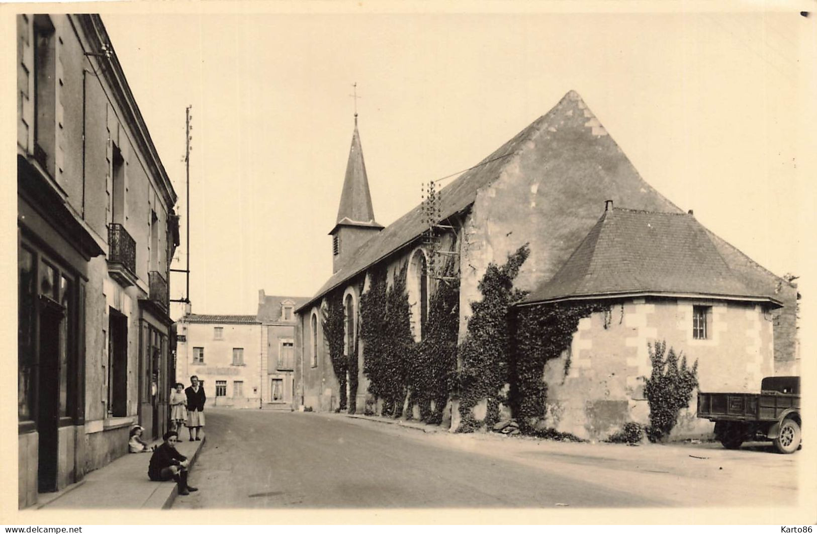 La Chapelle Heulin * Carte Photo * Rue Village Et église * Villageois - Altri & Non Classificati