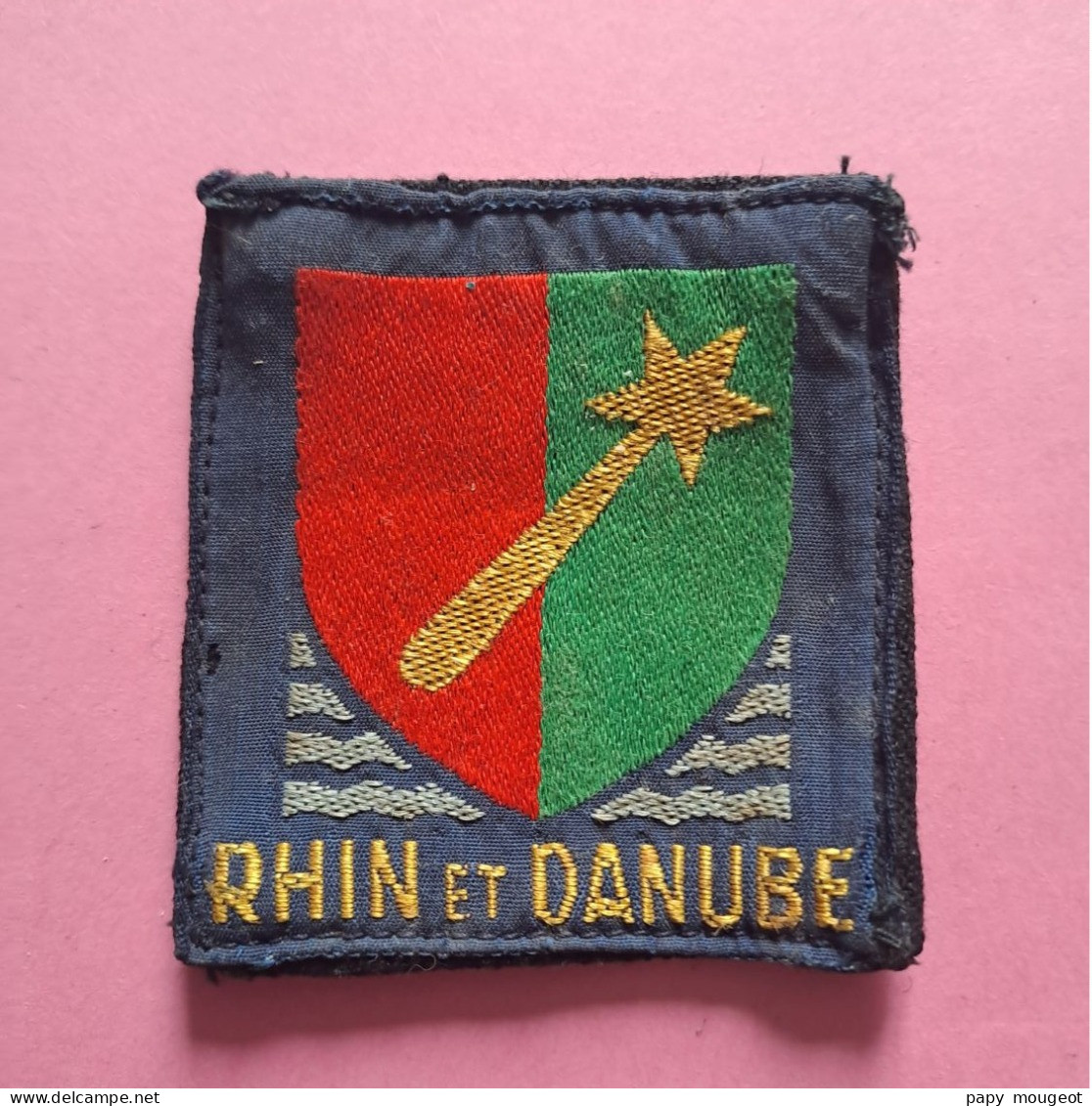 1ère Armée Rhin Et Danube Insigne Tissé Avec Boutons Pressions - Ecussons Tissu