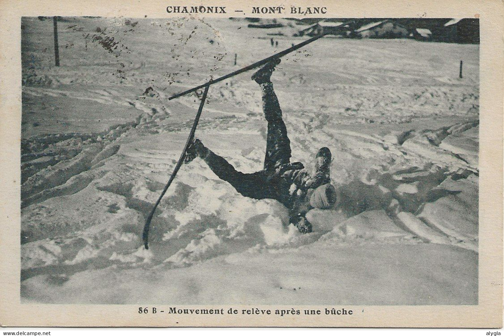 74 - CHAMONIX - Sports D'hiver - Ski Acrobatique - Une Bûche - CPA 86-B - éd. Aug. COUTTET - Chamonix-Mont-Blanc