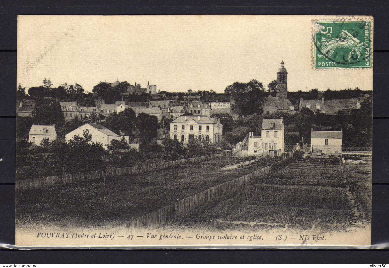 Vouvray -Indre-et-Loire - Vue Generale - Groupe Scolaire Et Eglise - - Vouvray