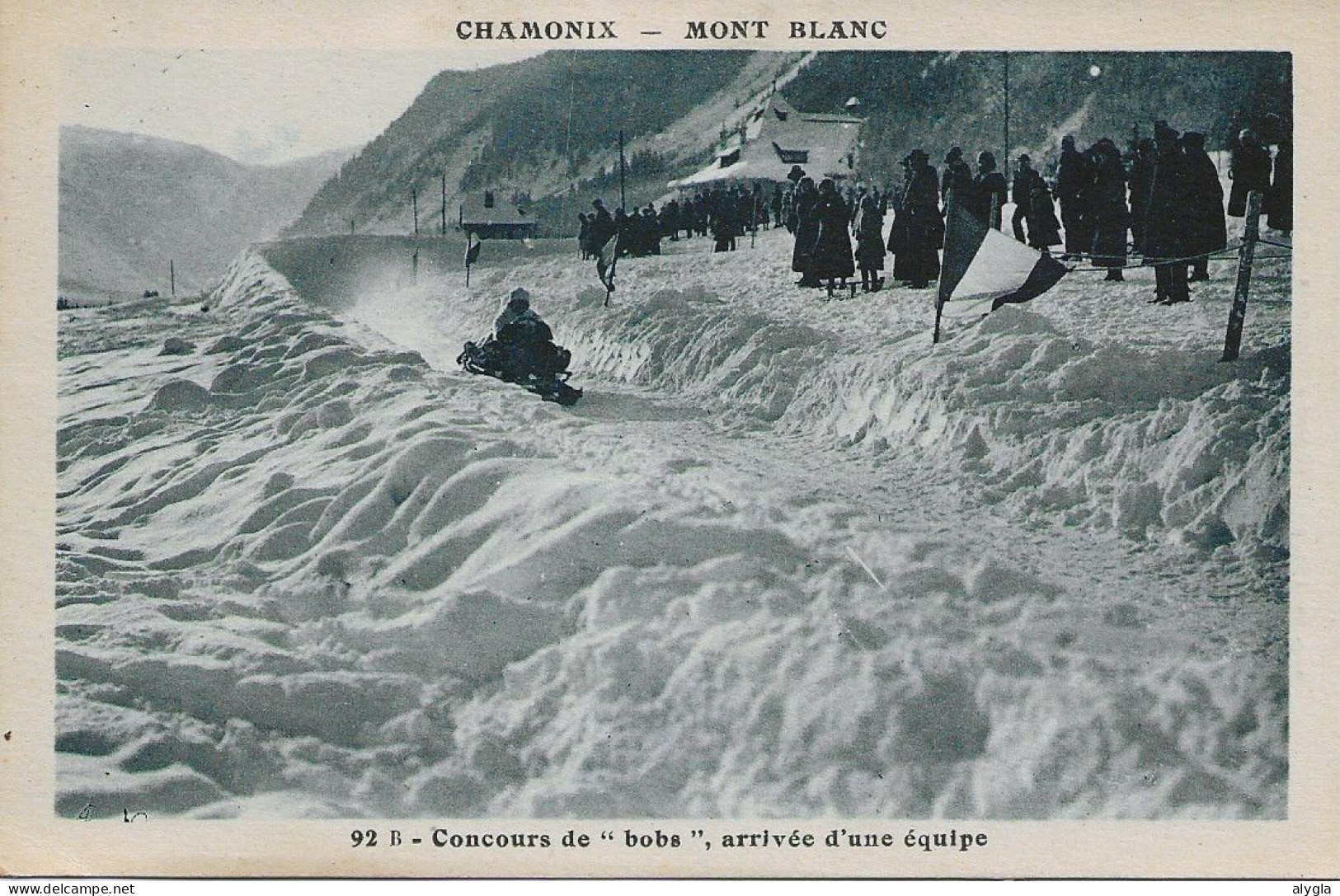 74 - CHAMONIX - Sports D'hiver - Concours De Bobs Arrivée D'une équipe - CPA 92-B - éd. Aug. COUTTET - Chamonix-Mont-Blanc