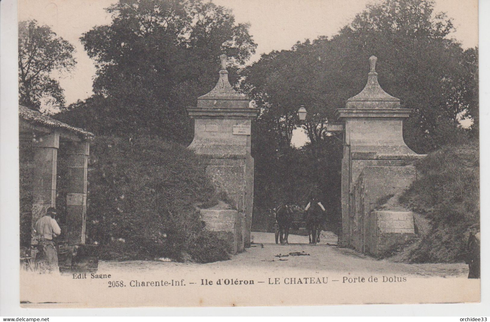 CPA île D'Oléron - Le Château - Porte De Dolus (avec Petite Animation) - Ile D'Oléron