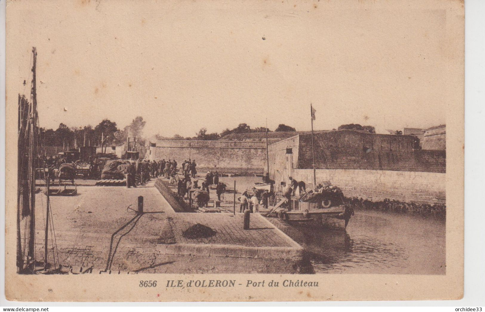 CPA île D'Oléron - Le Château - Port Du Château (jolie Animation) - Cliché Peu Courant - Ile D'Oléron