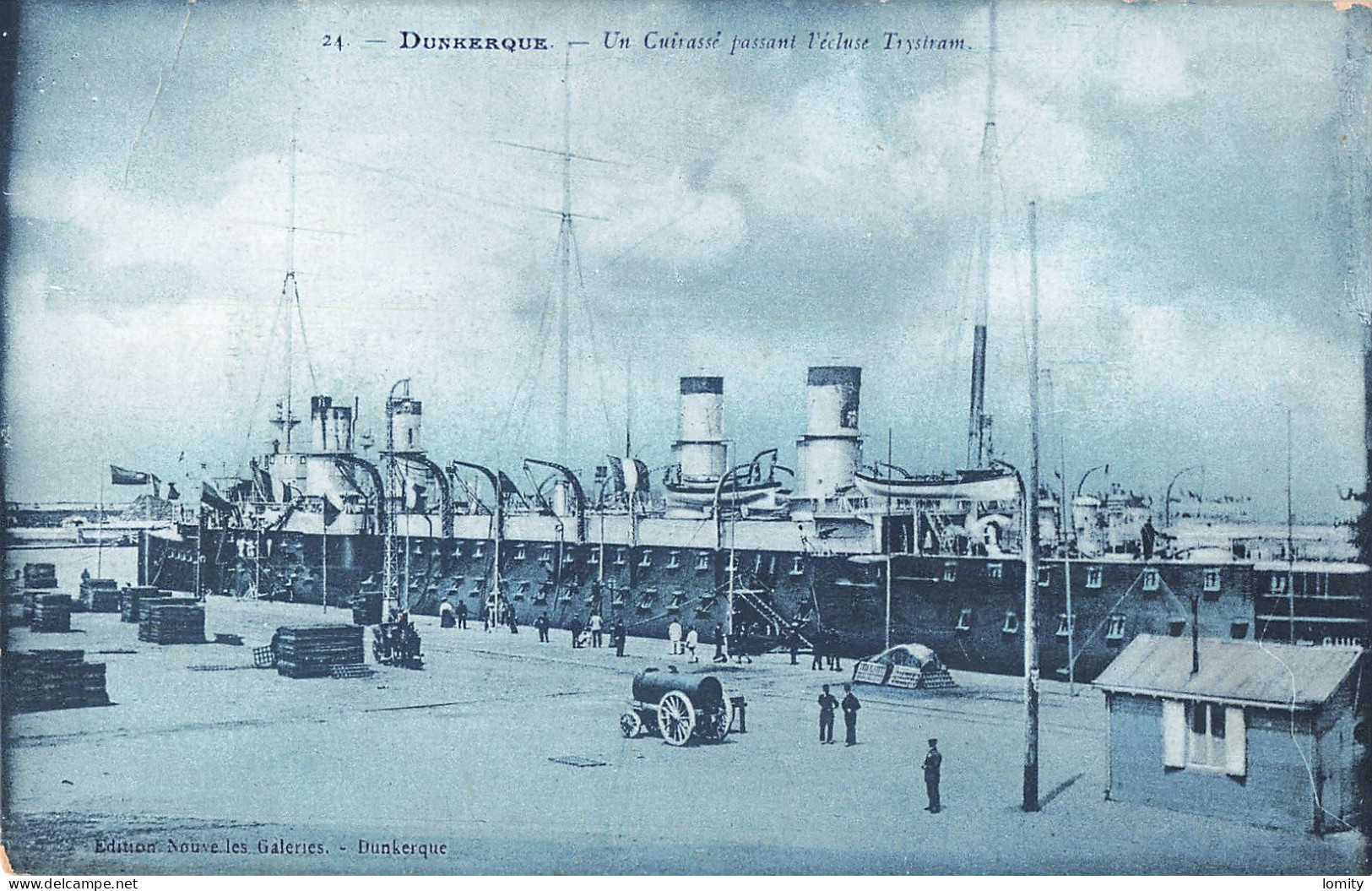 59 Dunkerque Un Cuirassé Passant L' écluse Trystram CPA Bateau De Guerre Militaire - Dunkerque