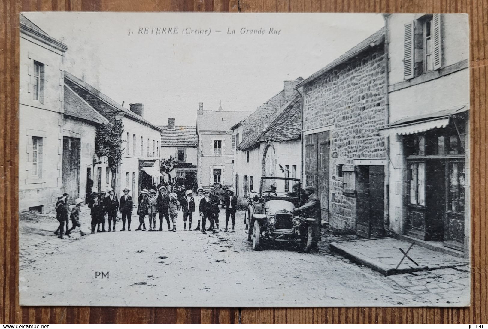 CPA (23) Rare Vue De Reterre, La Grande Rue, Belle Animation, Beau Plan Voiture, Commerces, Nombreux Enfants - Autres & Non Classés