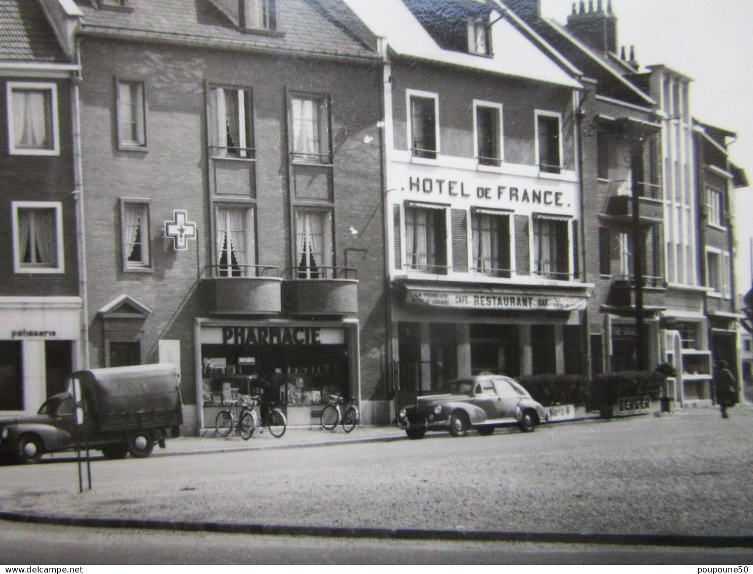 CP 60 Oise BRETEUIL Sur NOYE  -  Le Garage Statin Essence  MIMARD Place De L'hôtel De Ville  Voitures Peugeot 1950 - Breteuil