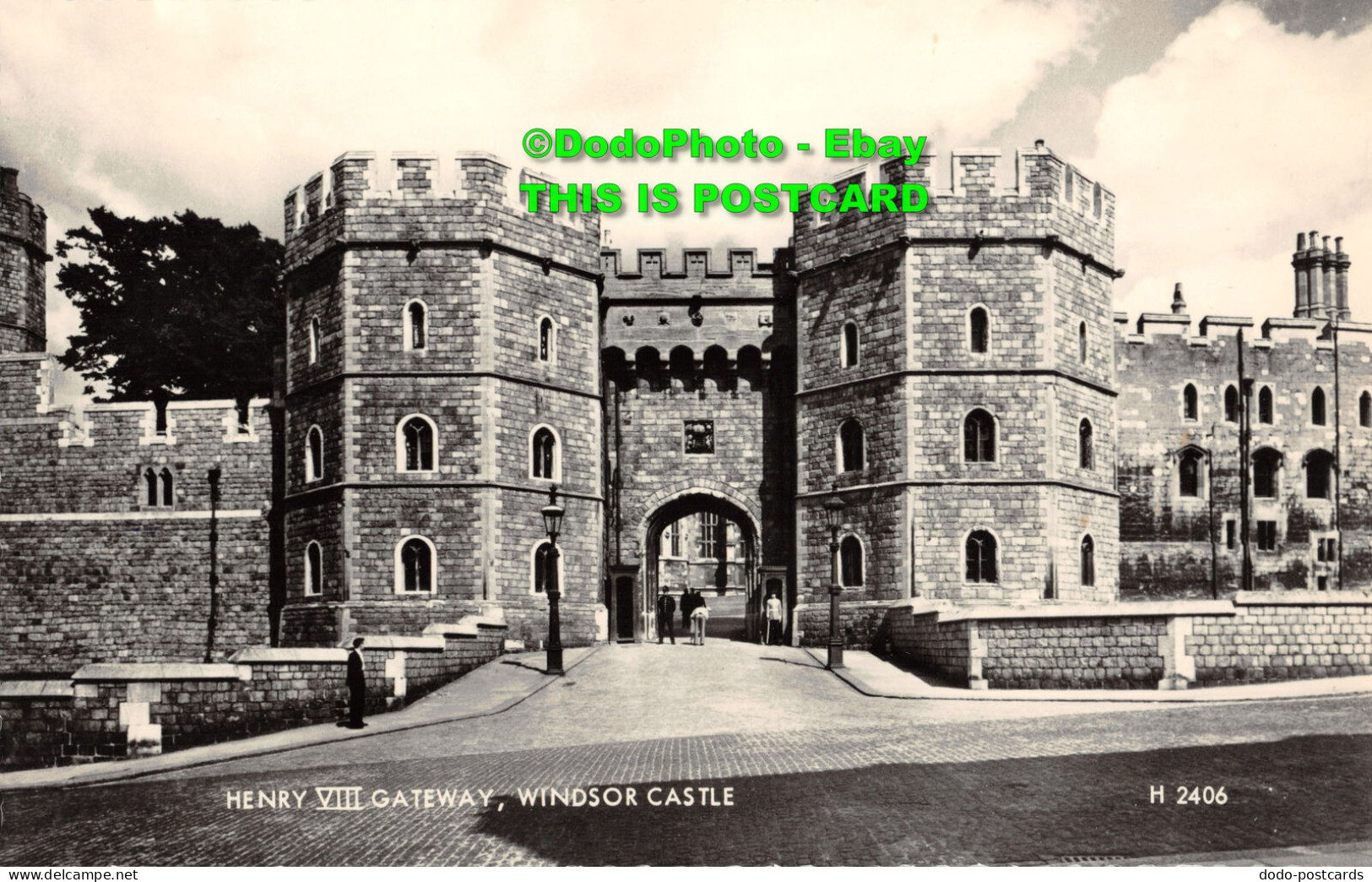 R449978 Henry VIII Gateway. Windsor Castle. H 2406. Valentines. RP - World