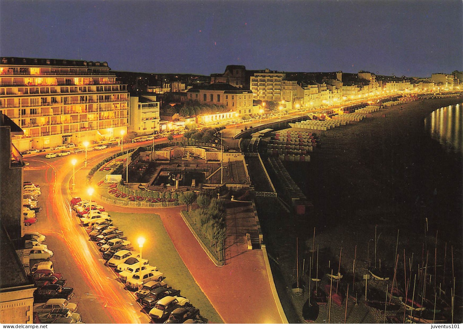 CPSM Les Sables D'Olonne-Le Remblai-Effet De Nuit    L2920 - Sables D'Olonne