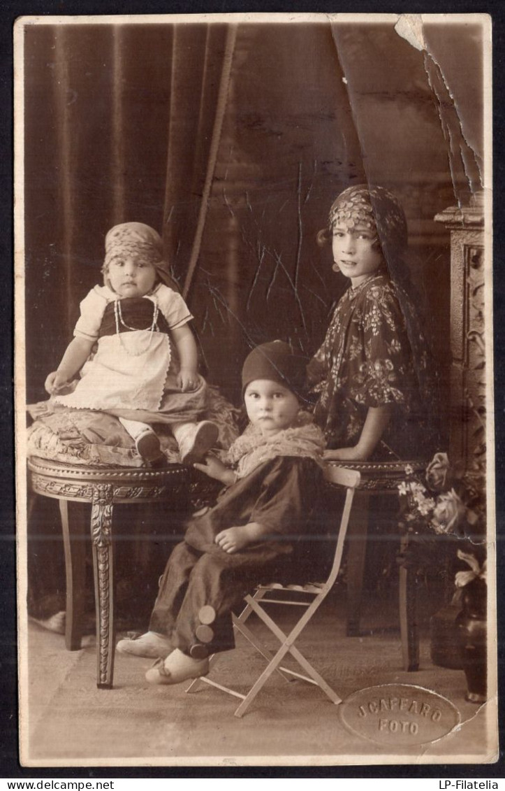 Postcard - Children - Three Kids In Costumes - Portraits