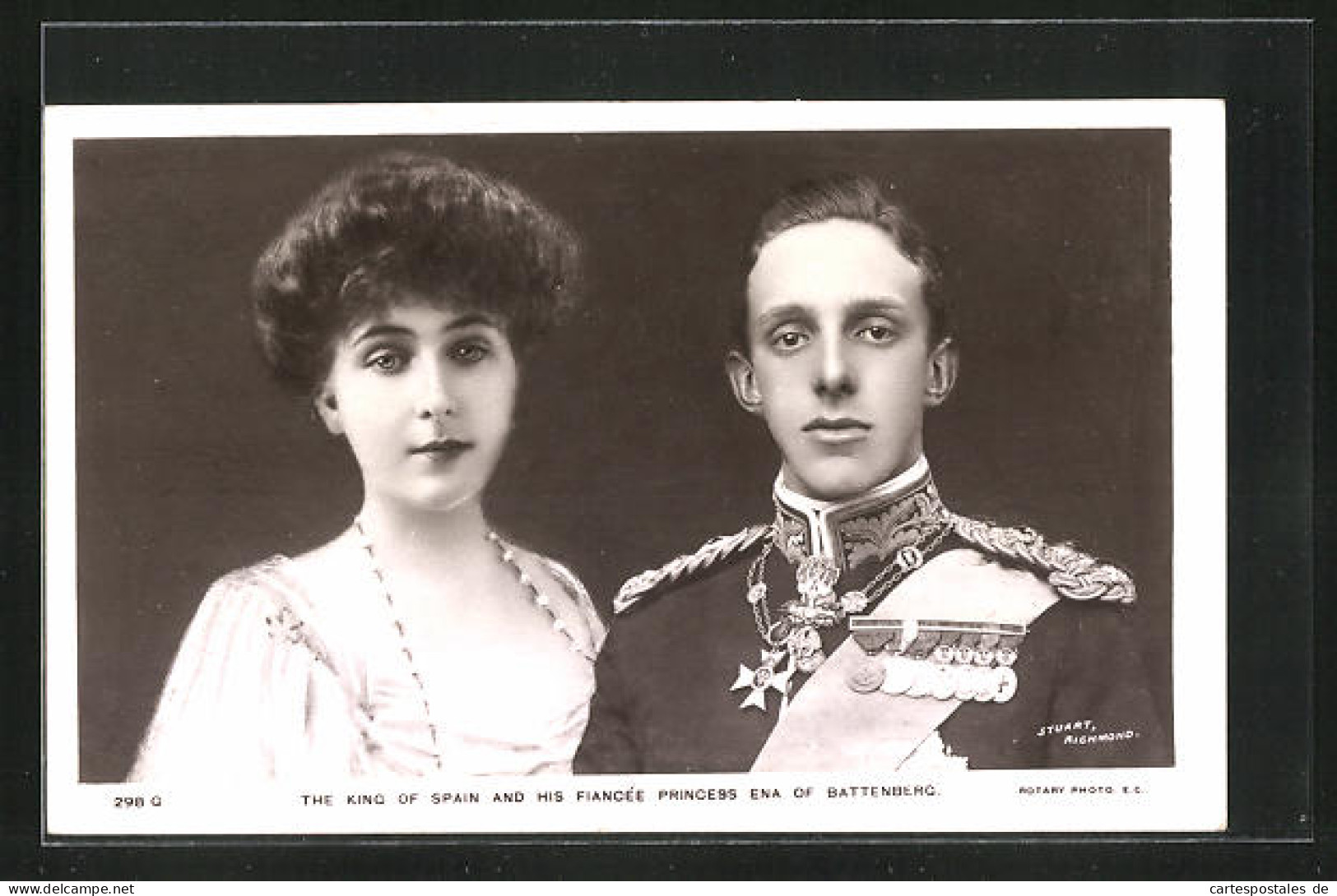 Postal The King Of Spain And His Fiancèe Princess Ena Of Battenberg  - Royal Families