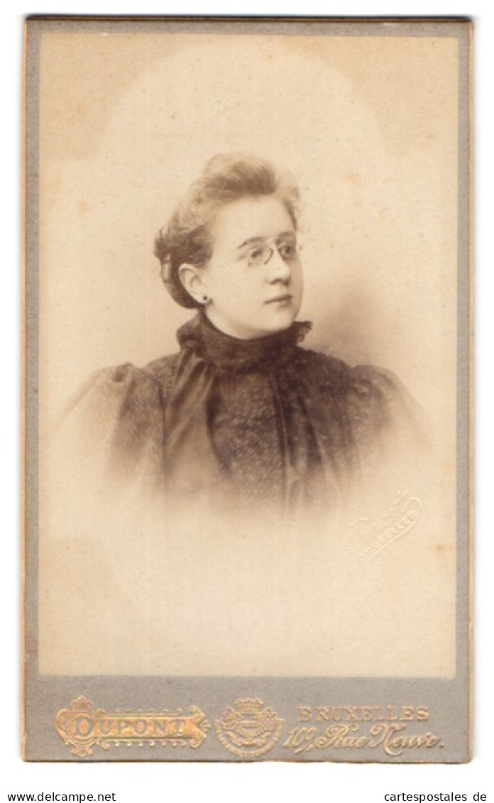 Fotografie Dupont, Bruxelles, 109 Rue Neuve, Portrait Bildschönes Fräulein Mit Zwicker  - Anonymous Persons