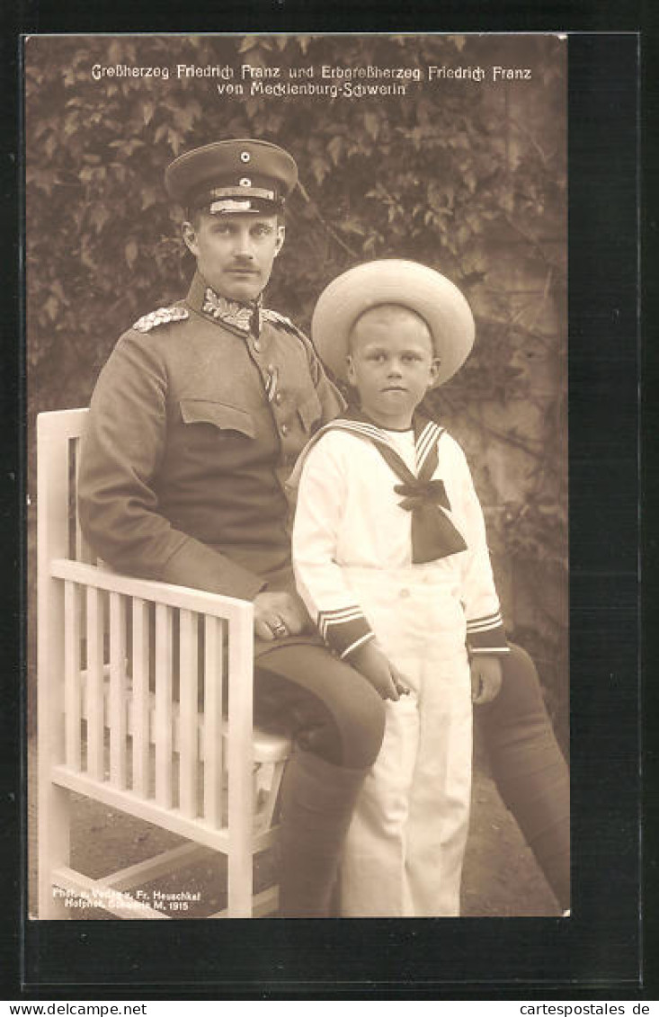 AK Grossherzog Friedrich Franz Und Erbgrossherzog Friedrich Franz In Uniform Und Matrosenanzug  - Royal Families