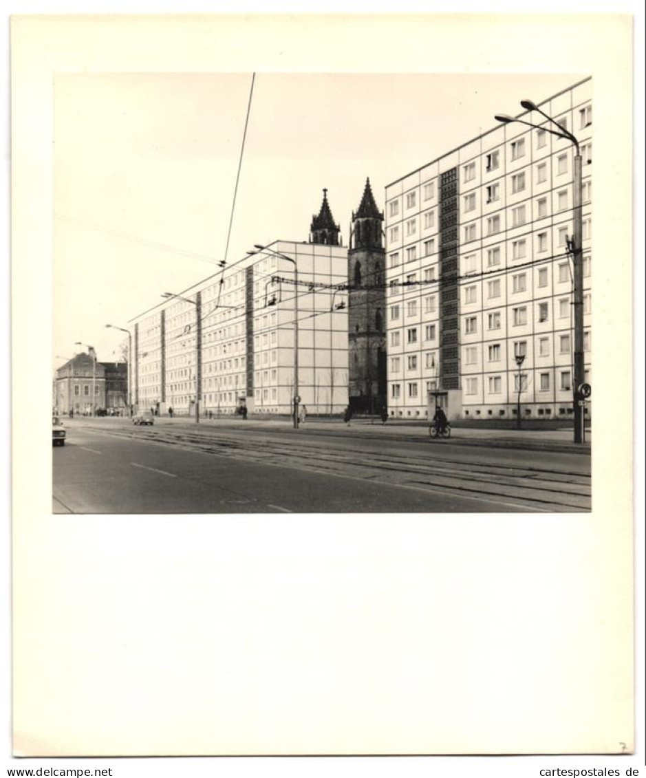 12 Fotografien Ansicht Magdeburg, Herausgeber PGH Film & Bild Berlin, Foto-Dieck, Das Leben Im Sozialismus-DDR  - Krieg, Militär