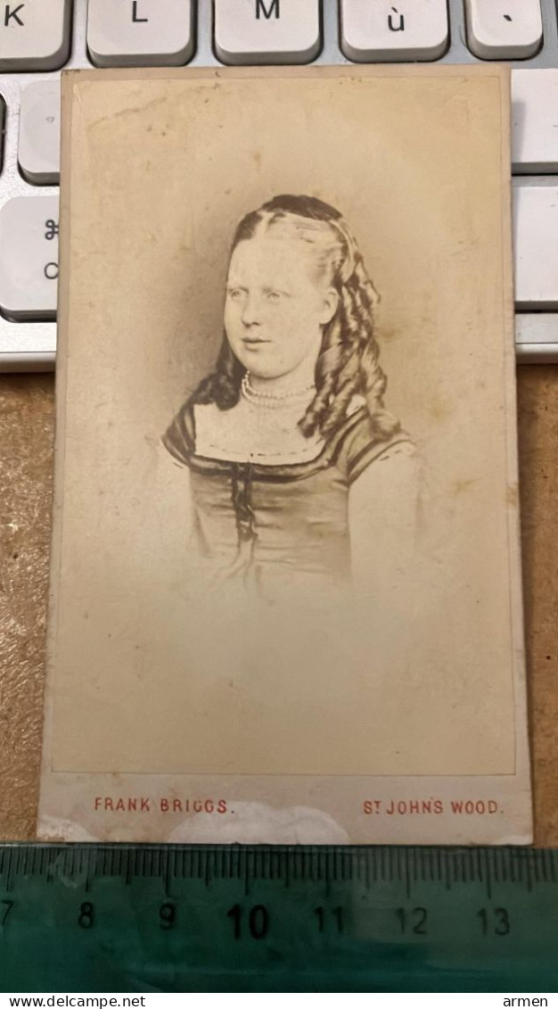 REAL PHOTO CDV Vers 1870 England UK JEUNE FEMME COIFFE  EDWARDIAN PHOTO ST.JOHNS WOOD LONDON - Old (before 1900)