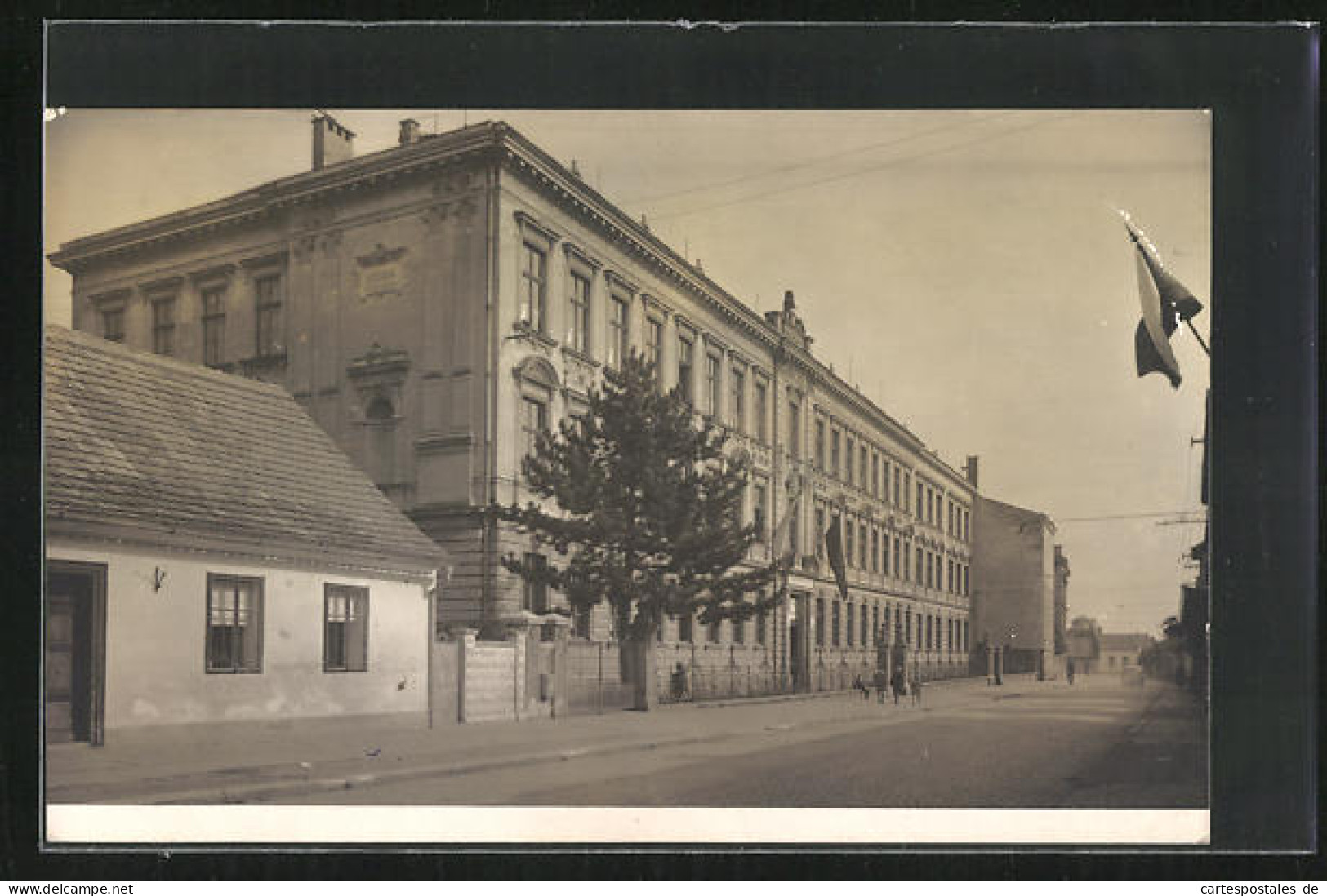 Foto-AK Nový Bydzov, Grosses Gebäude An Der Hauptstrasse  - Czech Republic