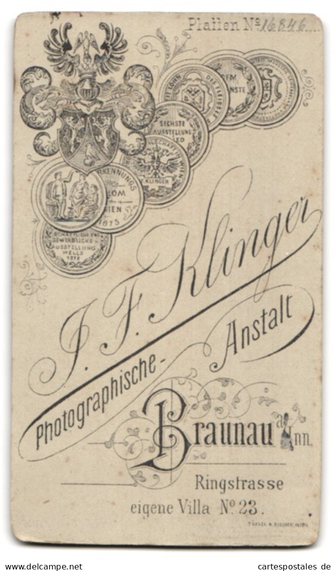 Fotografie J. F. Klinger, Braunau A. Inn, Ringstrasse 23, Mann Mit Vollbart Und Silberblick  - Anonyme Personen