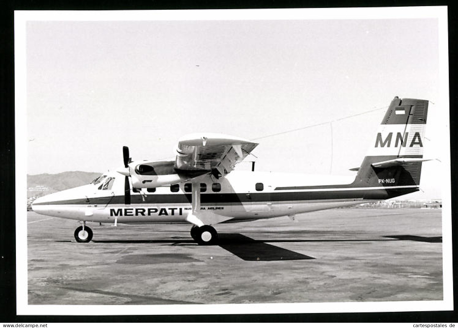 Fotografie Flugzeug, Passagierflugzeug Schulterdecker Der Merpati Nusantara Airlines, Kennung PK-NUG  - Luftfahrt