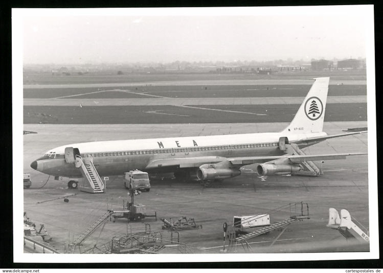 Fotografie Flugzeug Boeing 707, Passagierflugzeug Der MEA, Kennung AP-Auo  - Luftfahrt