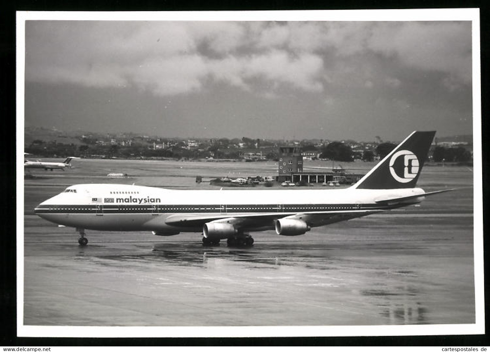 Fotografie Flugzeug Boeing 747 Jumbojet, Passagierflugzeug Der Malaysian Air, Kennung 9M-MHJ  - Aviation