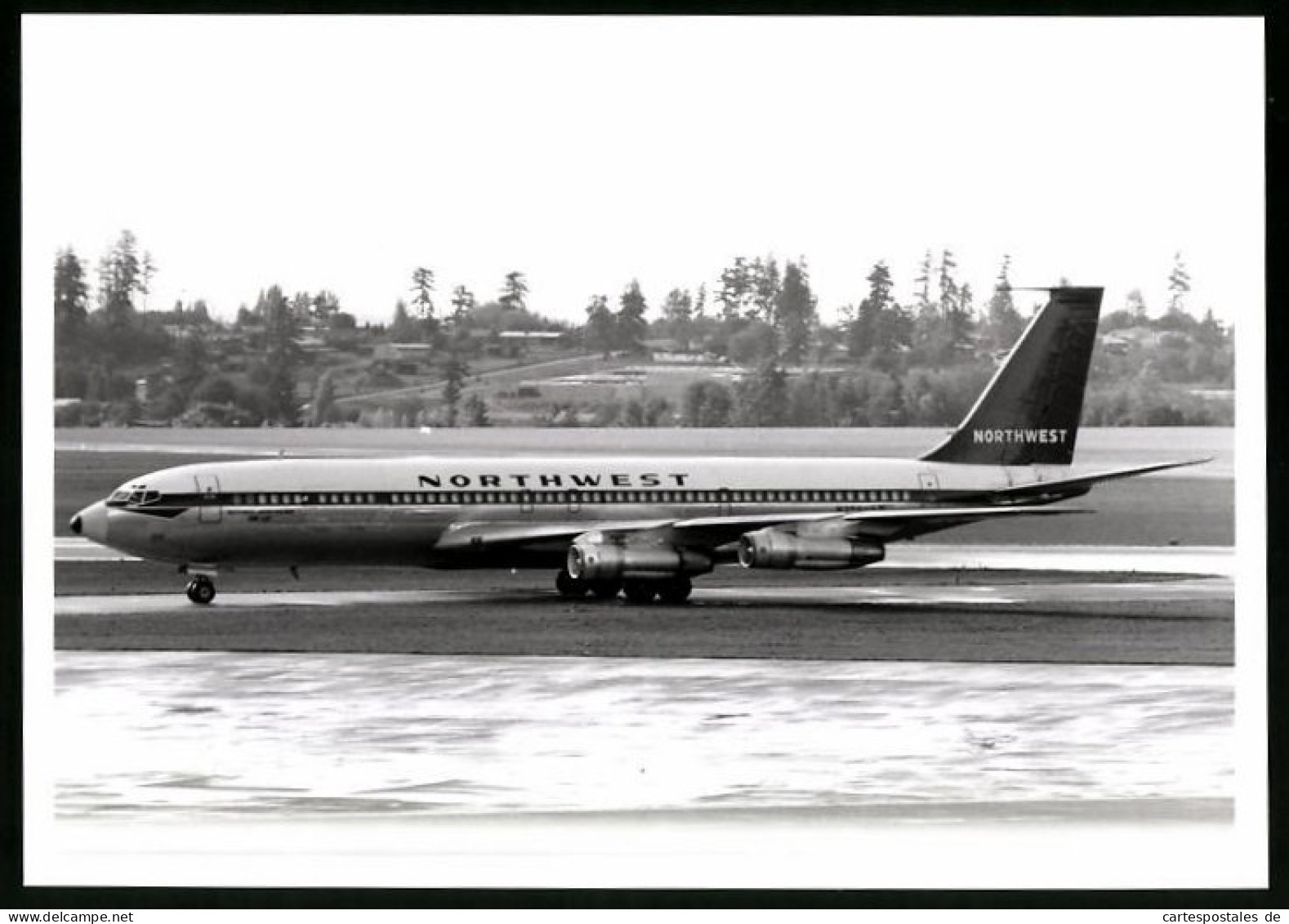 Fotografie Flugzeug Boeing 707, Passagierflugzeug Northwest  - Luftfahrt