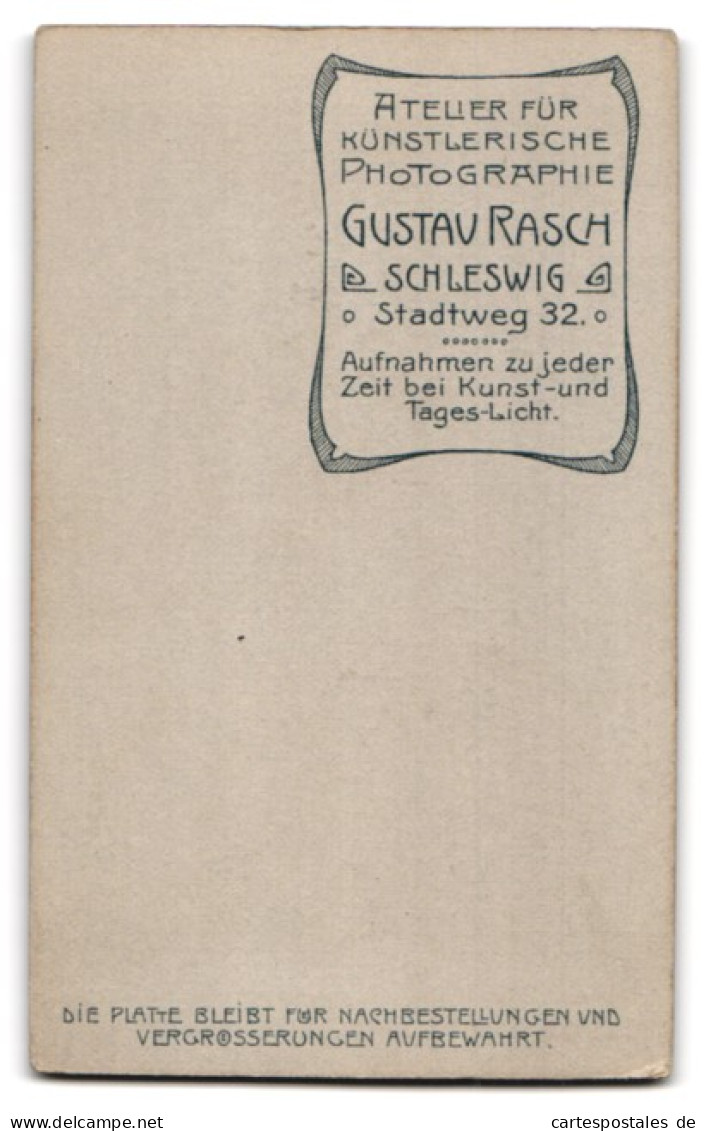 Fotografie Gustav Rasch, Schleswig, Stadtweg 32, Drei Kleine Blonde Mädchen In Kleidchen Mit Haarschleife  - Personnes Anonymes