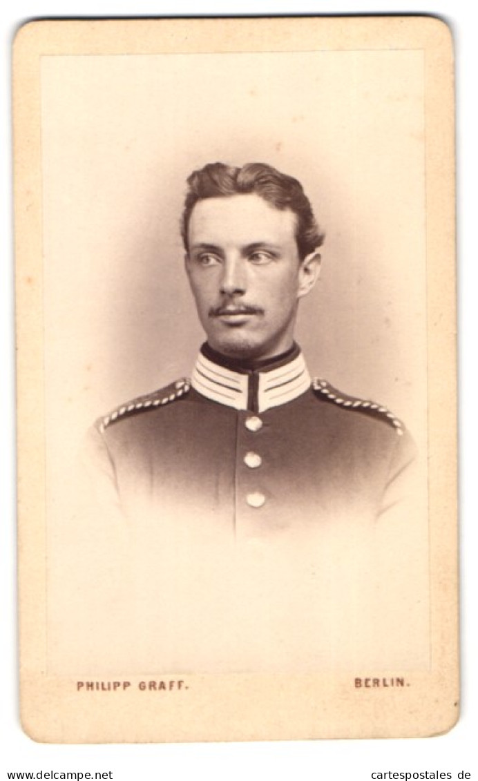 Fotografie Philipp Graff, Berlin, Jerusalemer-Str. 18, Junger Einjährig-Freiwilliger In Gardeuniform Mit Moustache  - Krieg, Militär